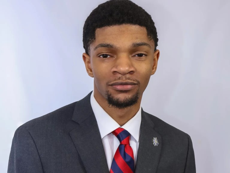 Jayden Seay headshot
