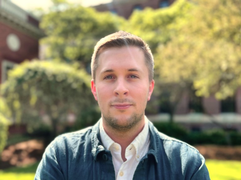 Headshot of Alex Glomset